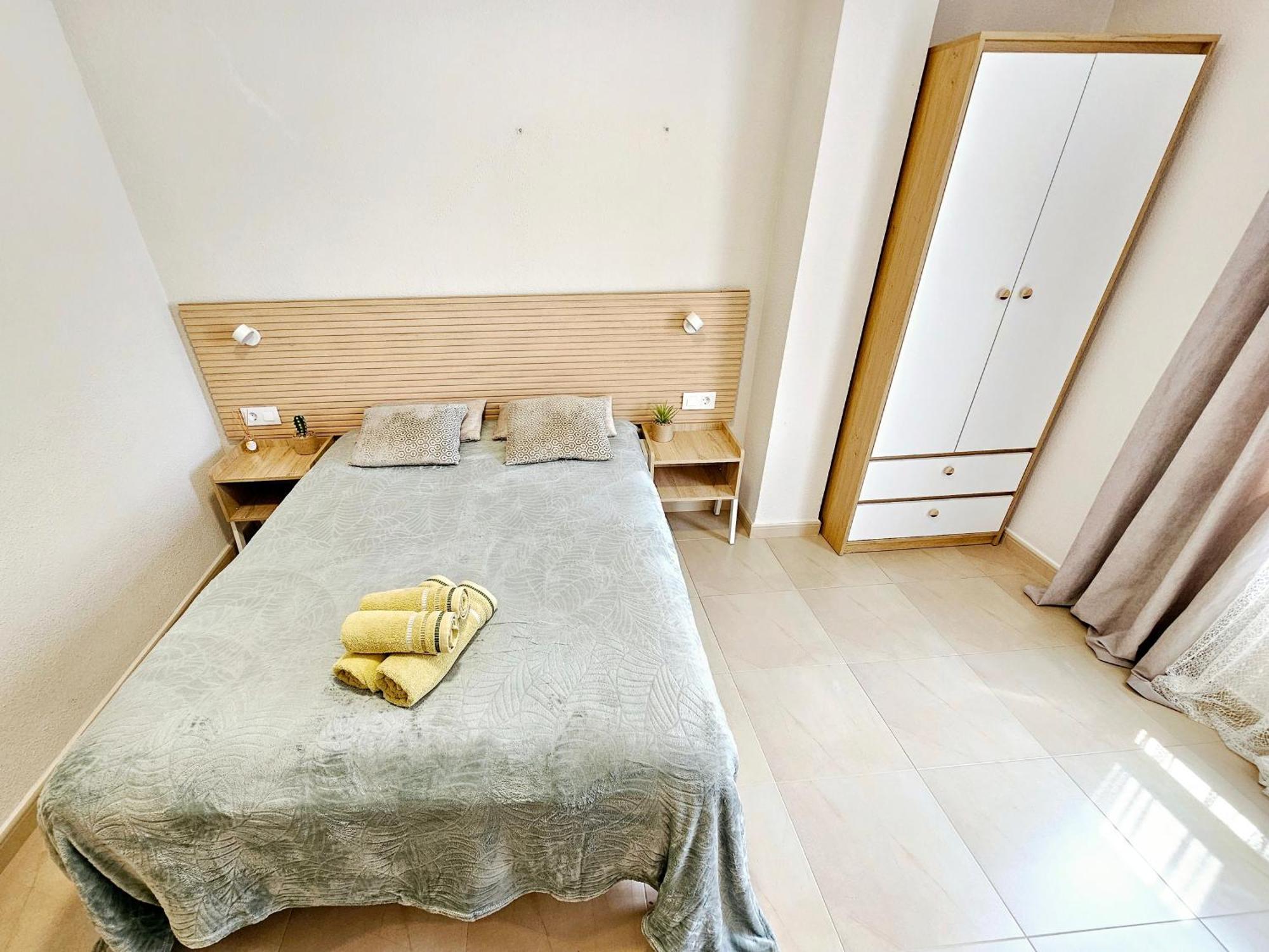 Apartamento Con Tres Playa Levante